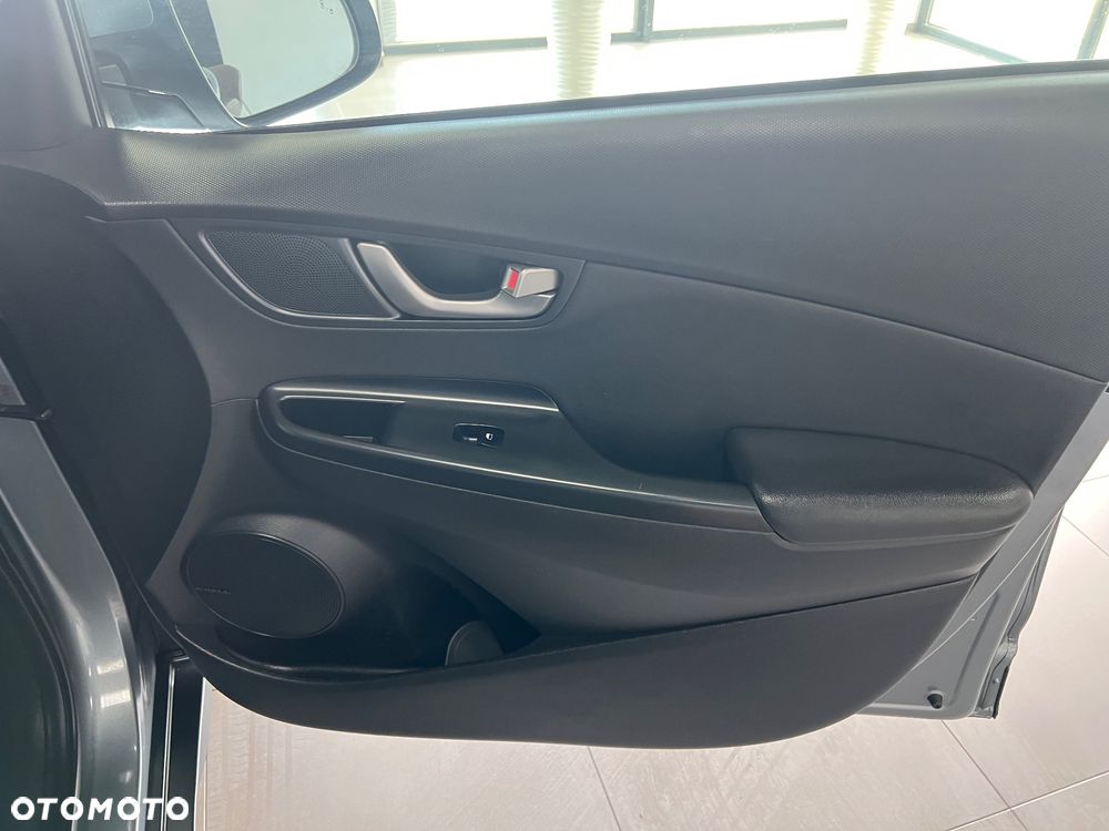 Hyundai Kona - 35