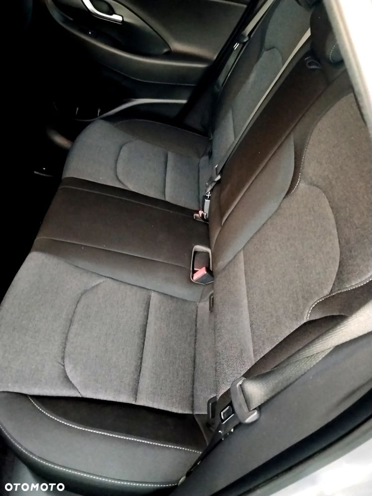 Hyundai i30 1.5 DPI Smart - 22