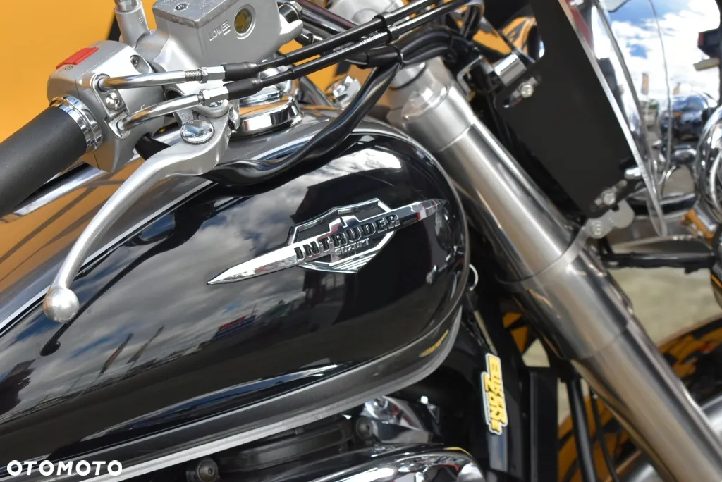 Suzuki Intruder - 34