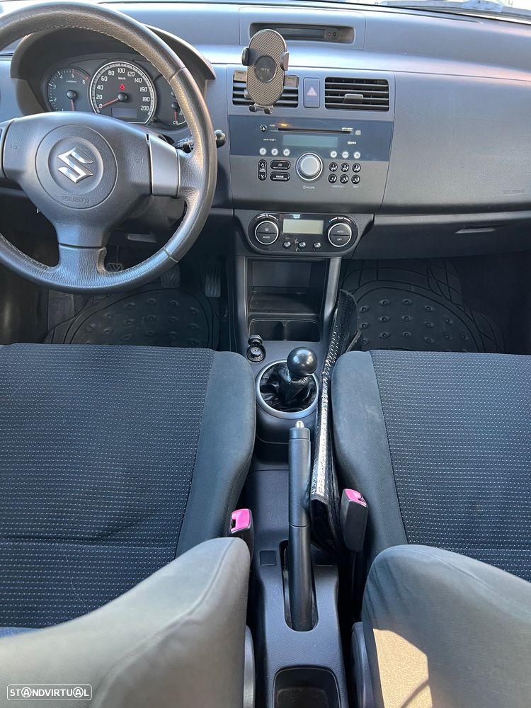 Suzuki Swift 1.3 DDiS GL - 4