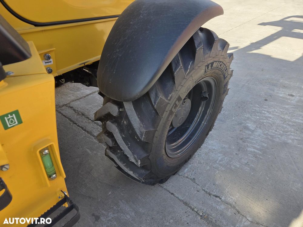 New Holland B110D NOU -nefolosit, FULL OPTION, Masa operatinoala 9,5 tone, motor 120CP euro6 cu Ad Blue, Certificat CE Atestat RAR, Cupa multifuncitonala 4x1, FURCI paleti, Brat excavare extensibil, anv MICHELIN, Aer cond, cutie POWERSHIFT, PROMOTIE 84900 EUR+T - 18