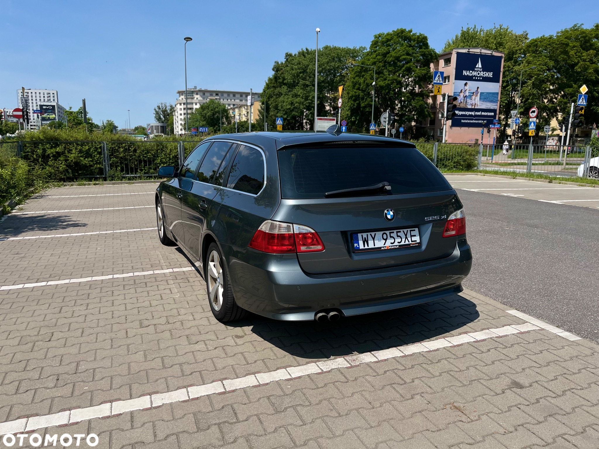 BMW Seria 5 525xi Touring - 5