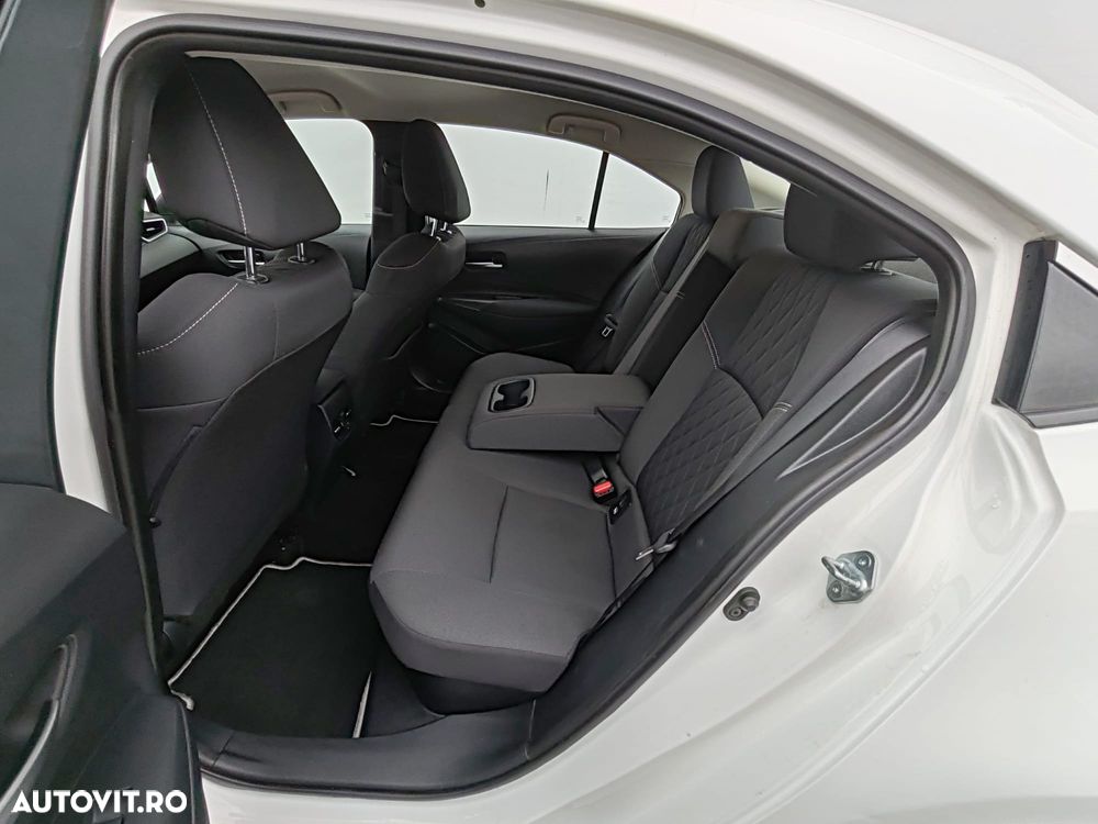 Toyota Corolla 1.8 HSD Business - 6