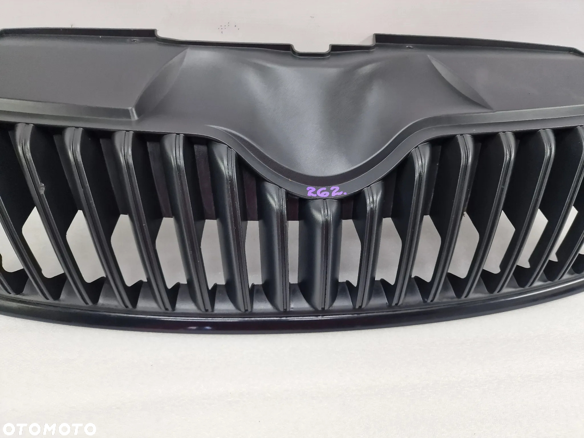 SKODA OCTAVIA II 2 LIFT / ROOMSTER 5J0 09- ATRAPA / GRILL PRZEDNI PRZÓD Z CZARNYM CHROMEM , NR 5J0853668C , NR AUKCJI GL262 - 6