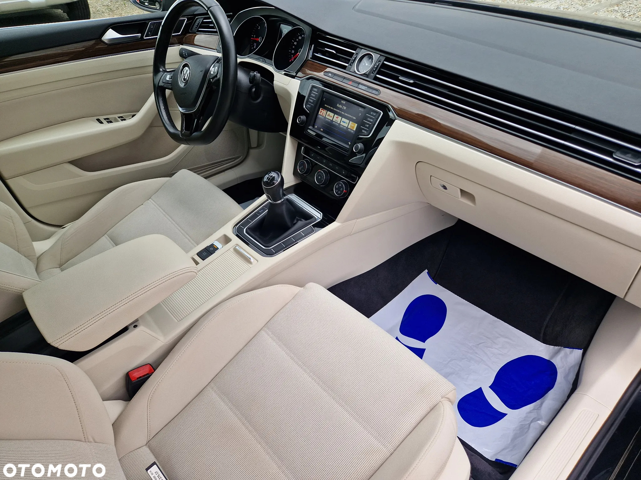 Volkswagen Passat 2.0 TDI BMT Trendline - 16