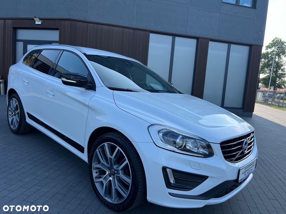 Volvo XC 60 D5 AWD R-Design Momentum