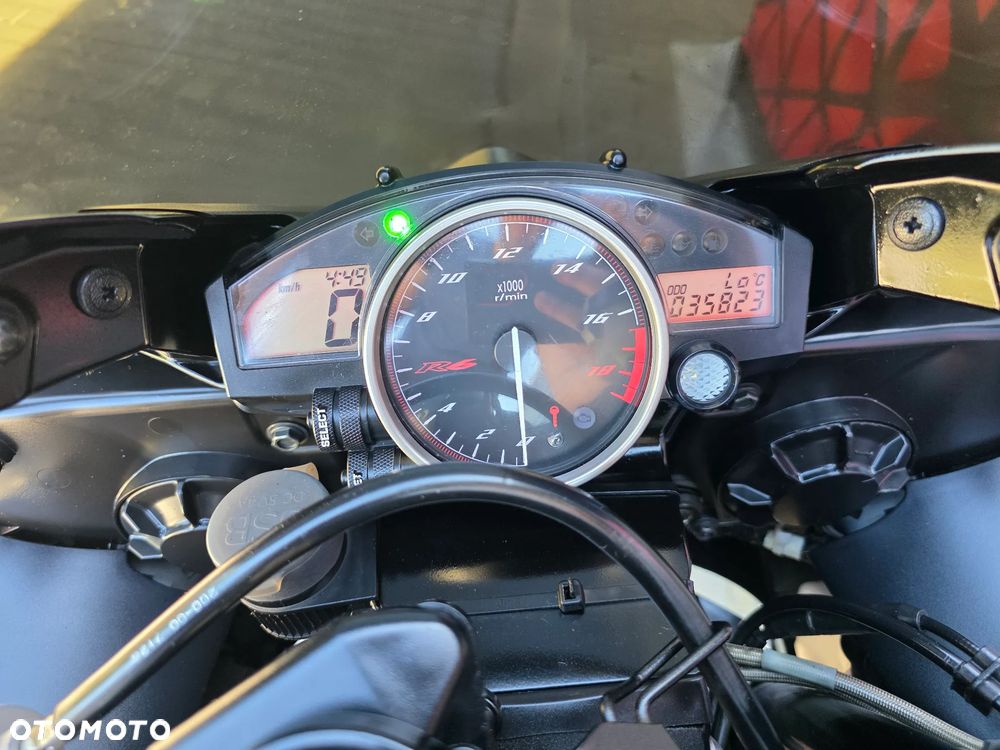 Yamaha R6 - 8