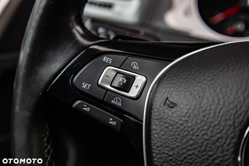 Volkswagen Golf - 18