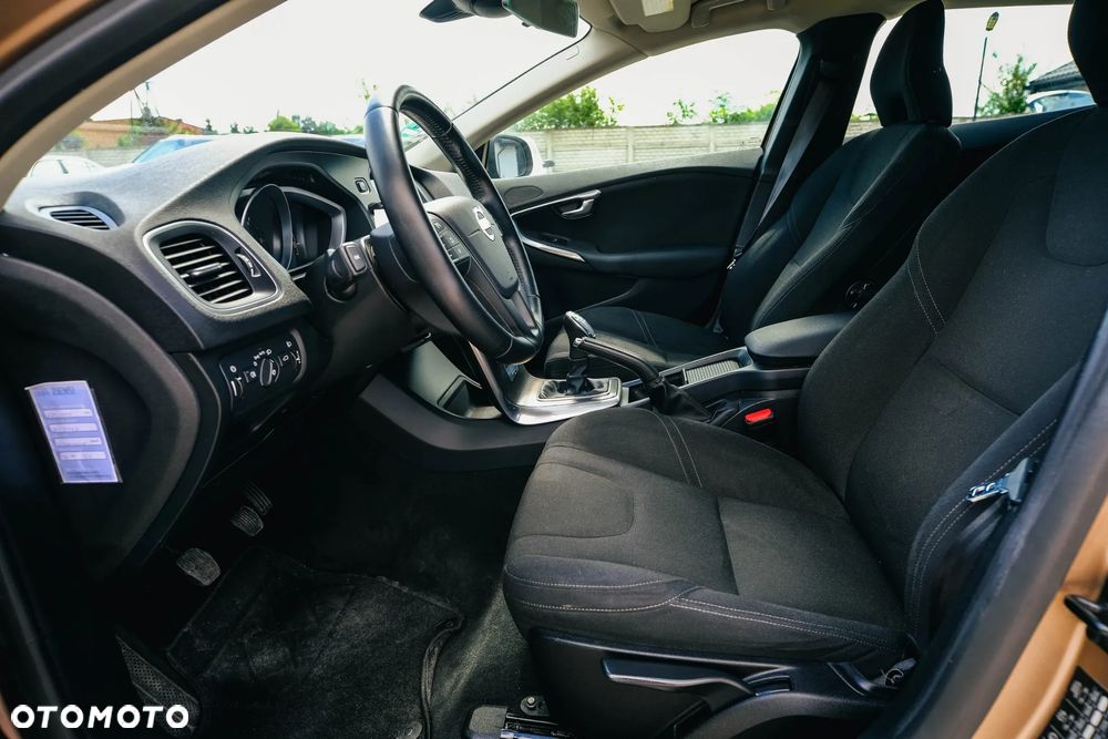 Volvo V40 D2 - 18