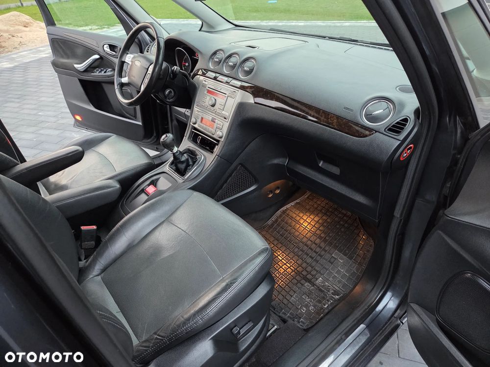 Ford Galaxy 2.0 TDCi Ghia - 24