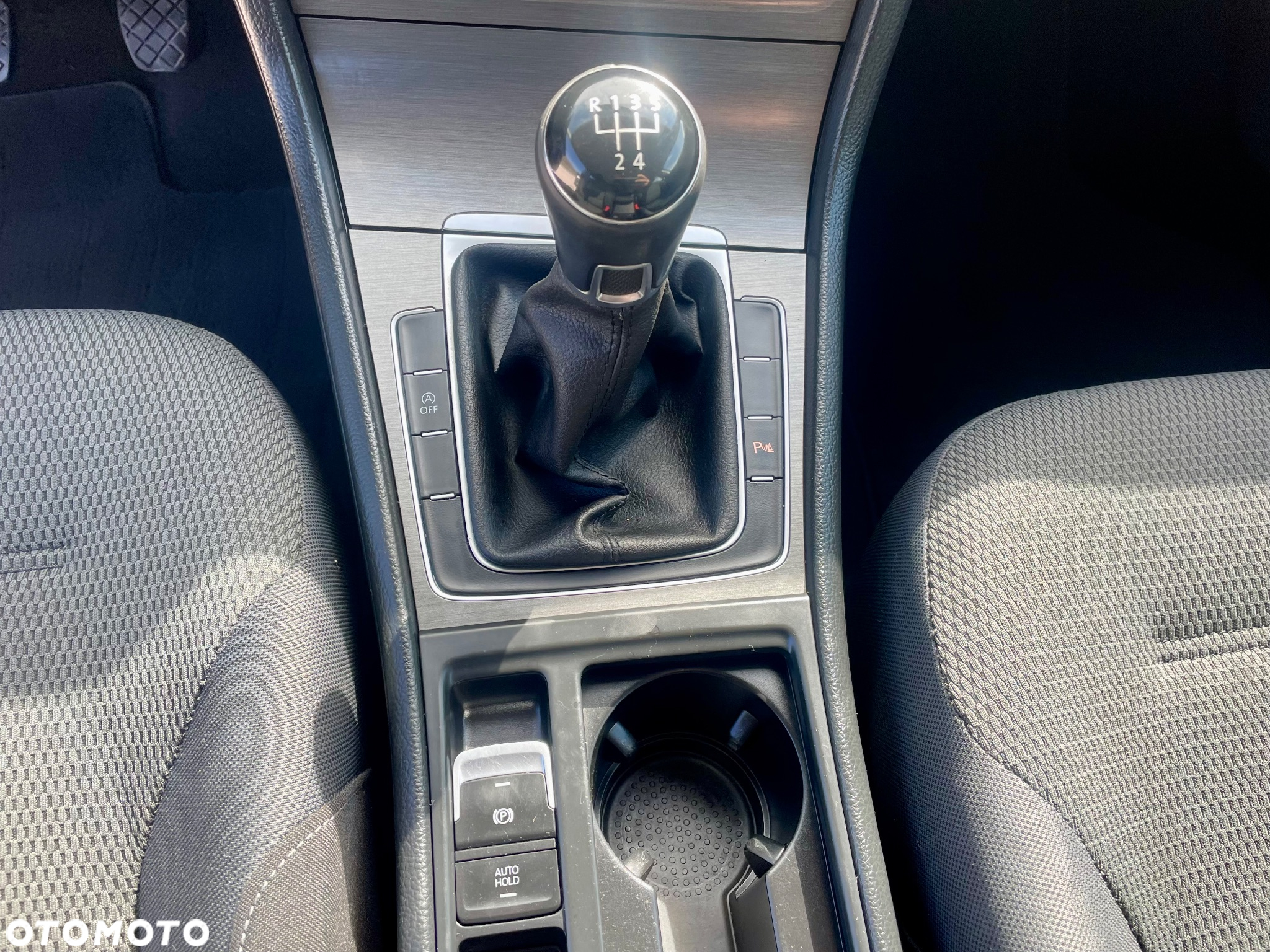 Volkswagen Golf VII 1.6 TDI BMT Comfortline - 35