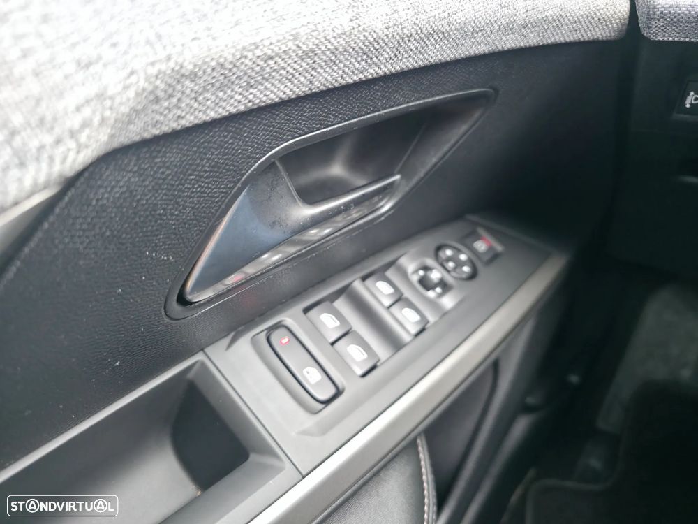 Peugeot 3008 1.2 Hybrid Allure Pack e-DCS6 - 12