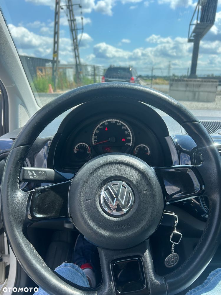 Volkswagen up! move - 11