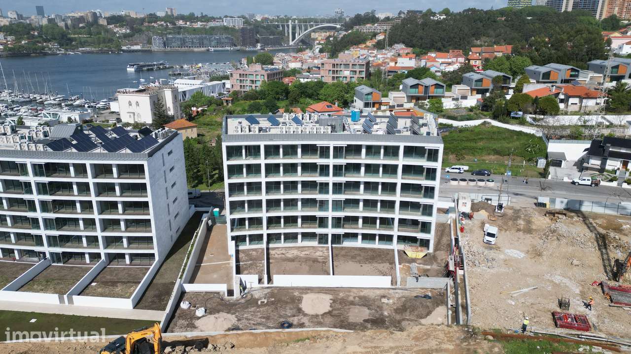 T3 Novo c/ Terraço e 2 Lugares de Garagem em Canidelo (Marina Afurada) - Grande imagem: 3/23