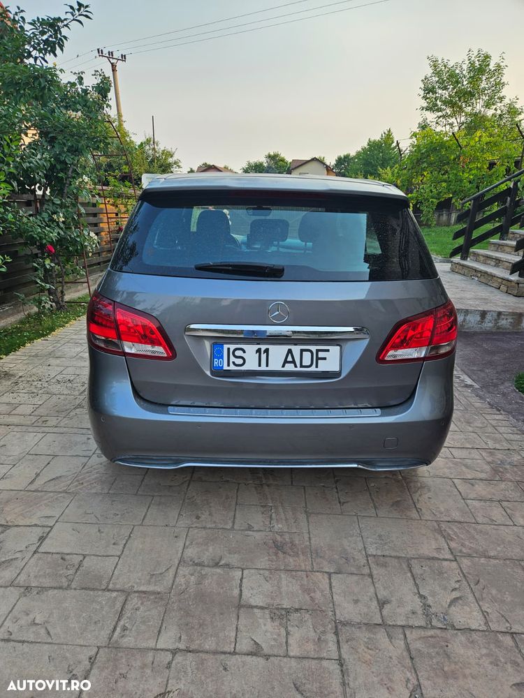 Mercedes-Benz EQB - 5