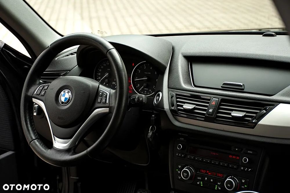BMW X1 sDrive18i xLine - 36