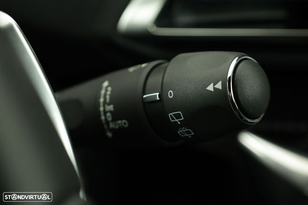 Peugeot 3008 1.6 Hybrid Allure e-EAT8 - 18