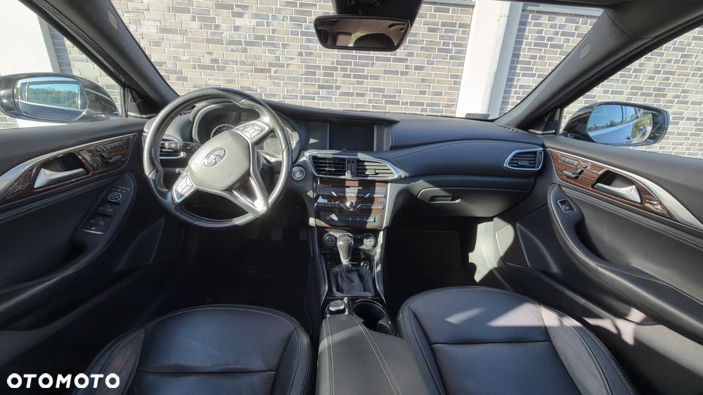 Infiniti Q30 1.5d Premium Tech - 16
