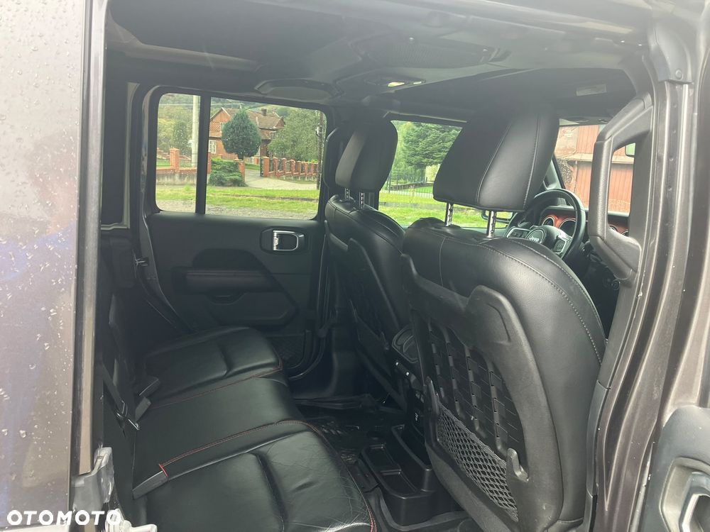 Jeep Wrangler - 8