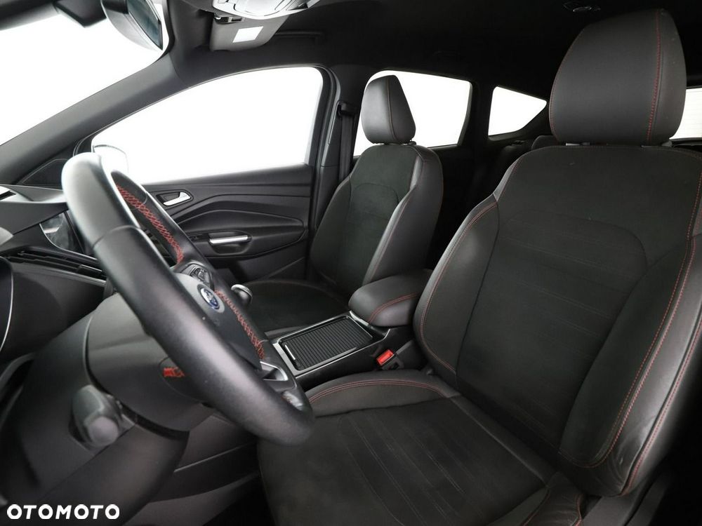 Ford Kuga 1.5 EcoBoost 2x4 ST-Line - 14