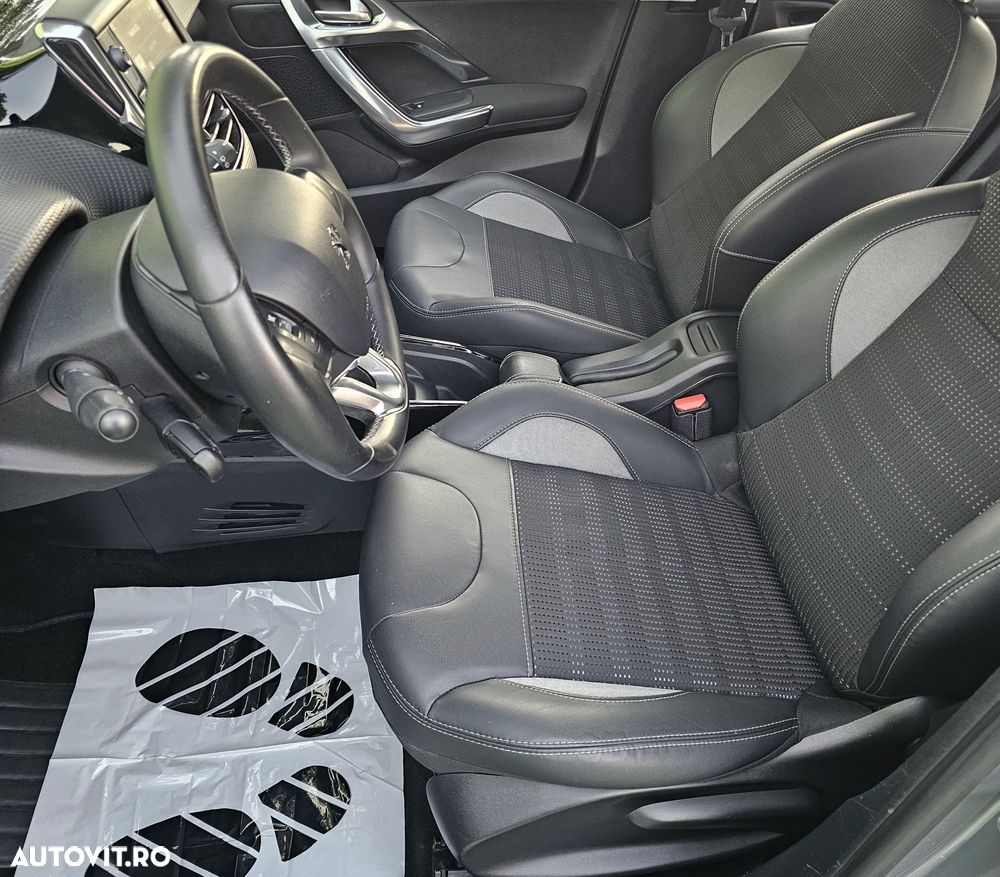 Peugeot 2008 1.2 PureTech Turbo EAT6 S&S Allure - 12