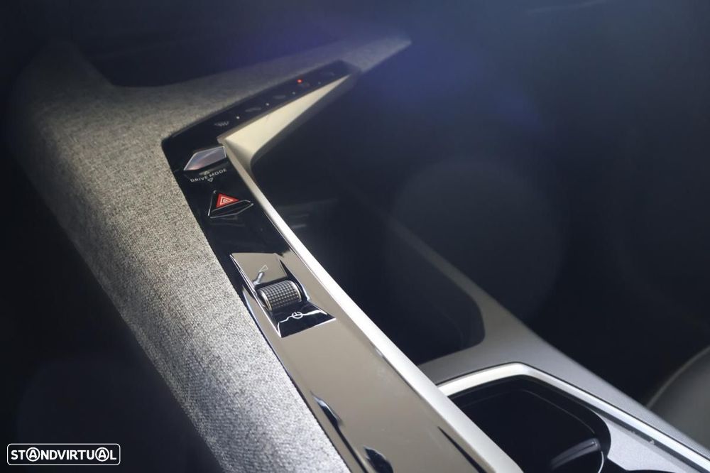 Peugeot 5008 1.2 Hybrid Allure e-DCS6 - 48