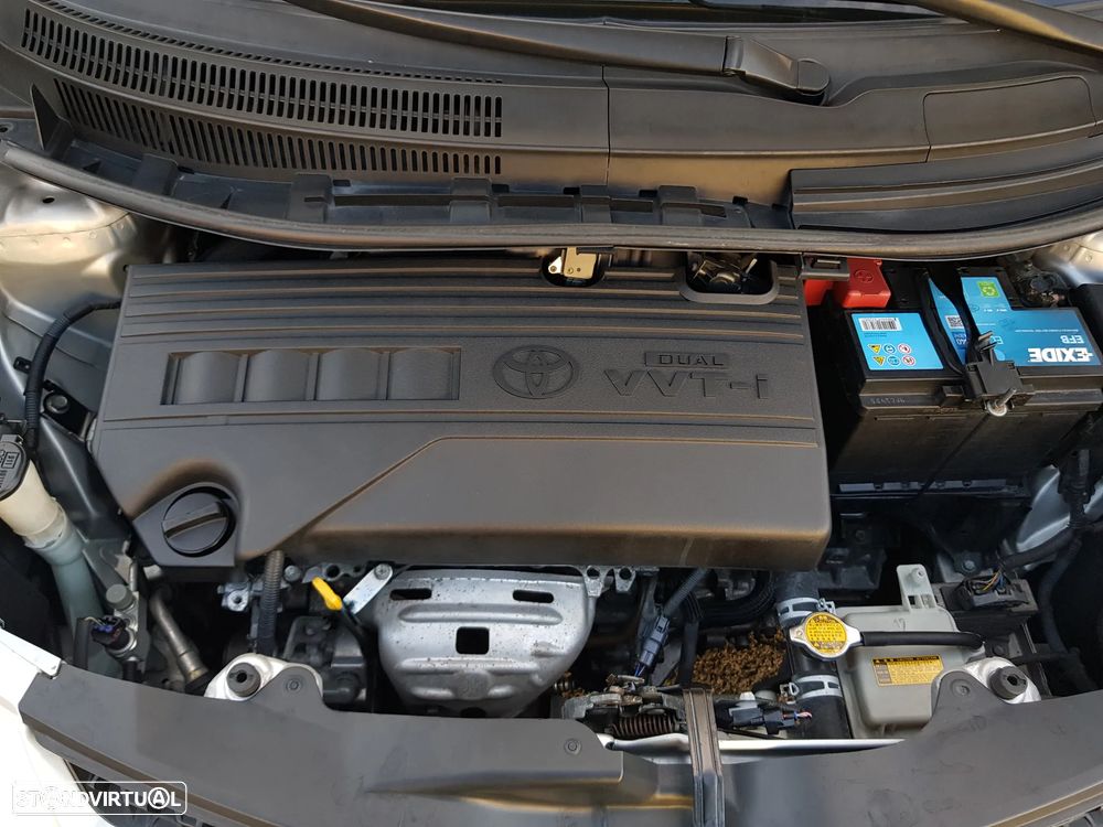 Toyota Urban Cruiser 1.33 VVT-i Sol - 24