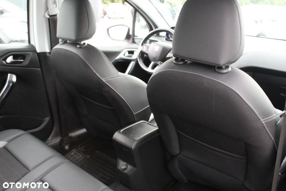 Peugeot 2008 PureTech 110 Stop&Start Allure - 17