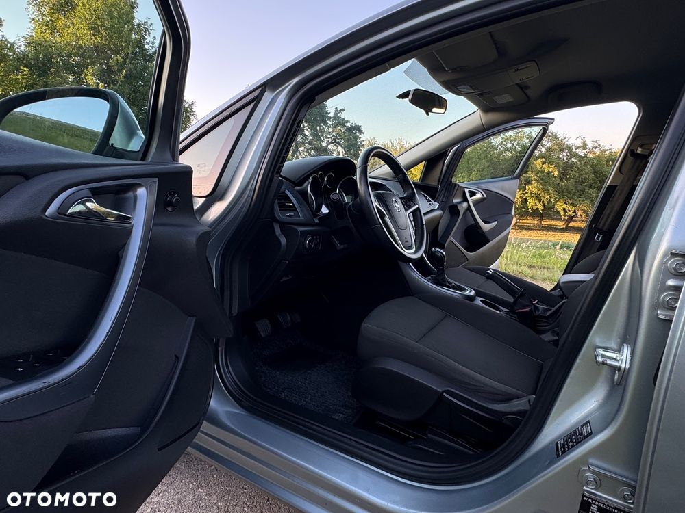 Opel Astra 1.4 Turbo 150 Jahre - 24
