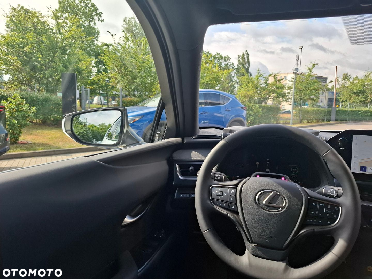 Lexus UX - 30