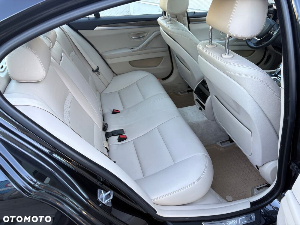 BMW Seria 5 520d xDrive Modern Line - 13