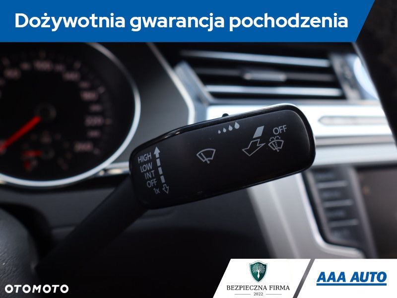 Volkswagen Passat - 20