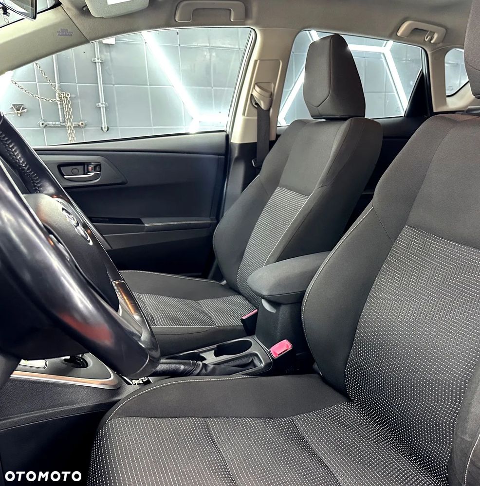 Toyota Auris - 24