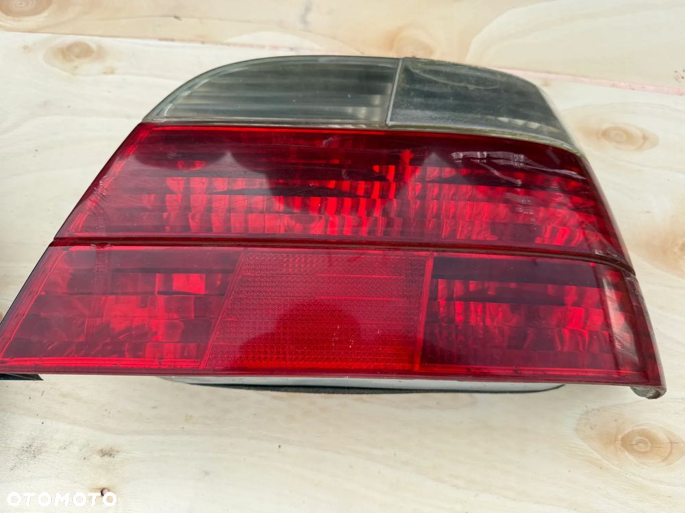 LAMPY TYLNE BMW E38 KOMPLET KRYSZTAŁKI OPRAWKI LAMPA TYŁ LEWA PRAWA WKŁADKI ŻARÓWEK WKŁADKA ŻARÓWKI OPRAWKA - 6