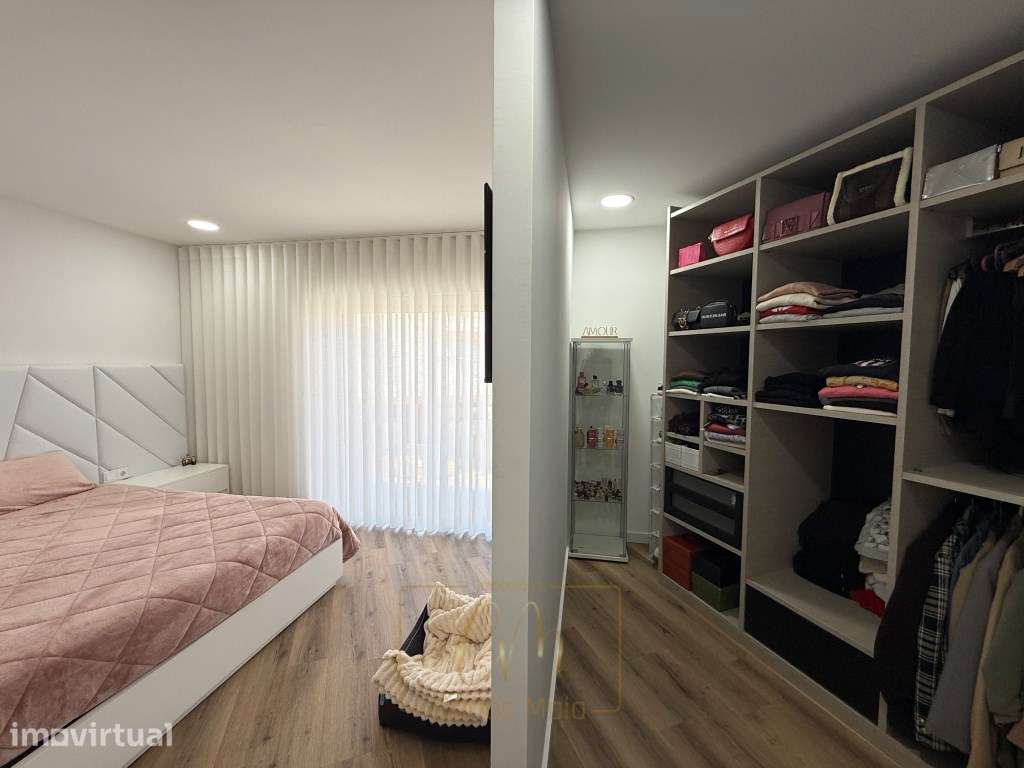 Andar Moradia T3+2 duplex, com terraço e a 350 metros da Praia - Grande imagem: 5/26