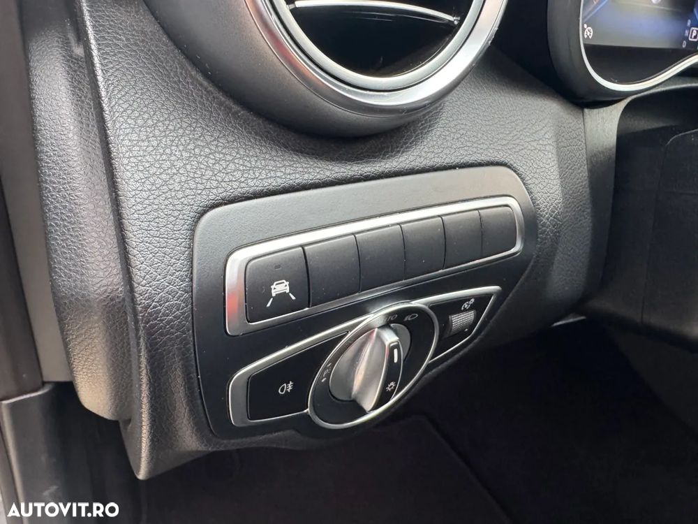 Mercedes-Benz C 300 Coupe 4Matic 9G-TRONIC - 13