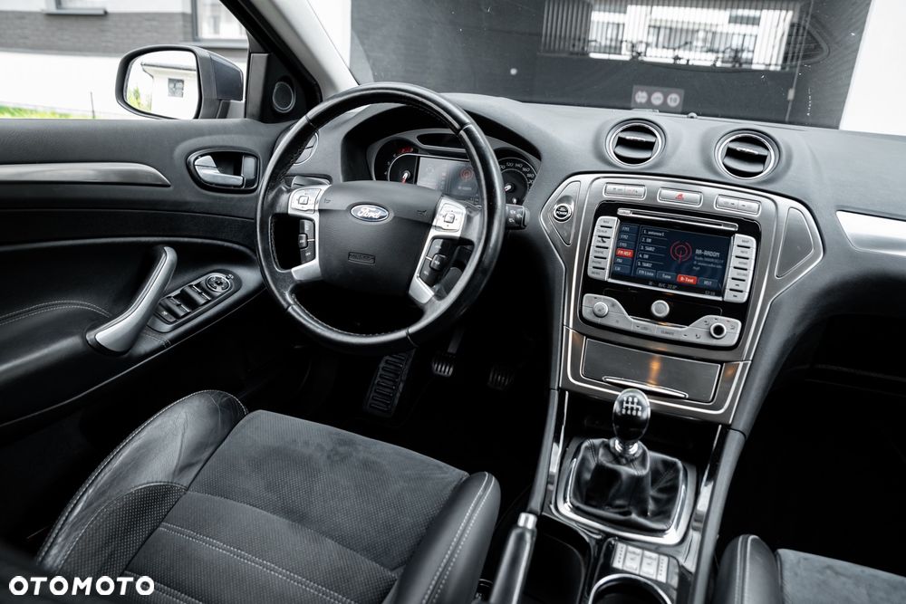 Ford Mondeo SW 2.5 Titanium - 26