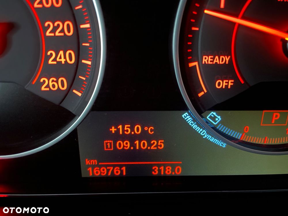 BMW Seria 3 320d xDrive M Sport - 17