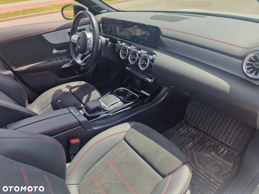 Mercedes-Benz CLA AMG 35 4Matic AMG Speedshift 8G-DCT AMG Line Advanced Plus - 24