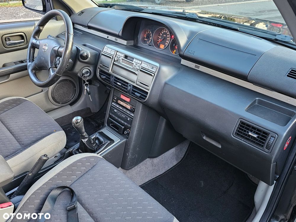 Nissan X-Trail 2.0 4x2 Comfort - 24