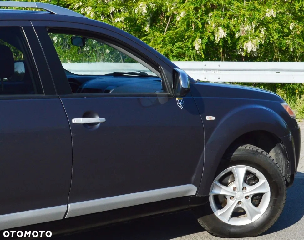 Mitsubishi Outlander - 13