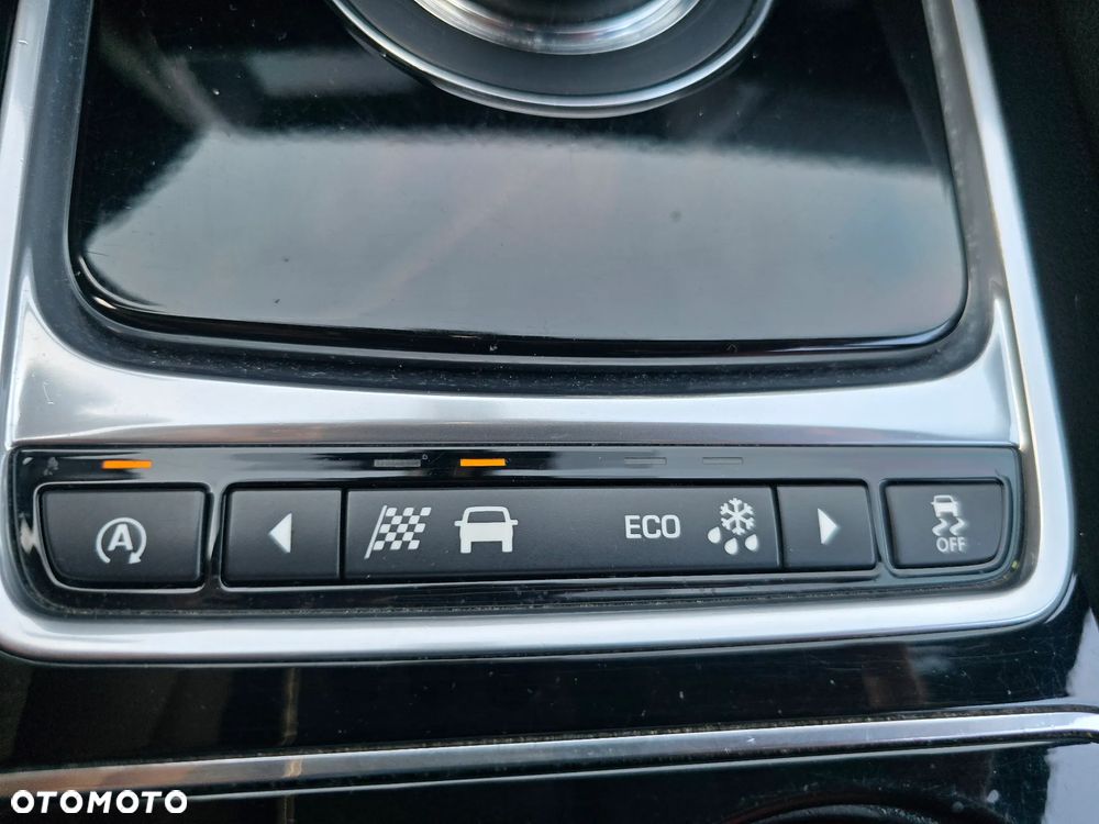 Jaguar F-Pace 20d AWD R-Sport - 34