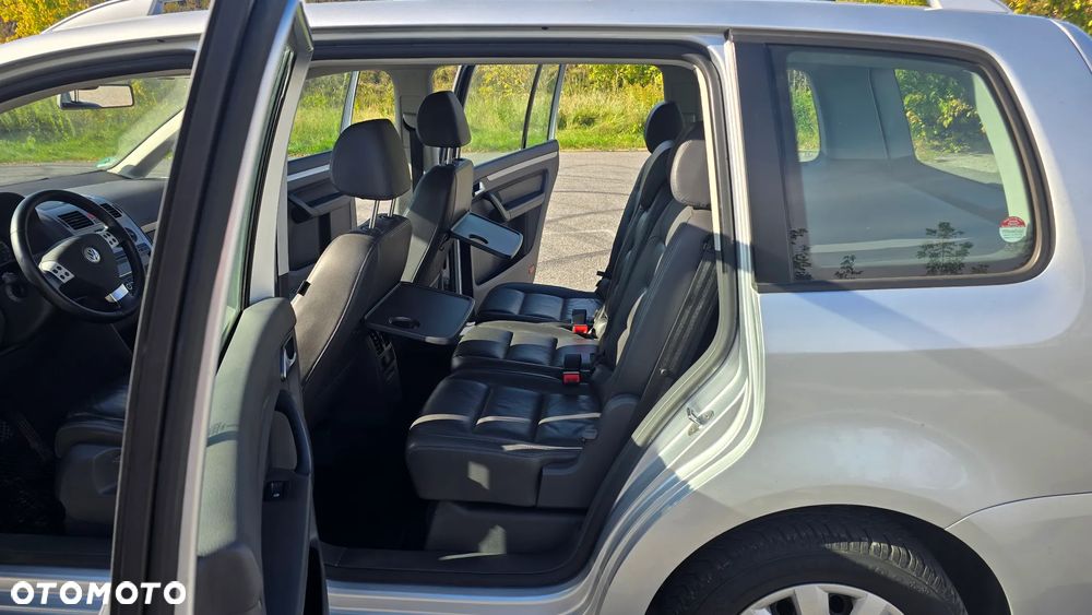 Volkswagen Touran 1.9 TDI DSG United - 30