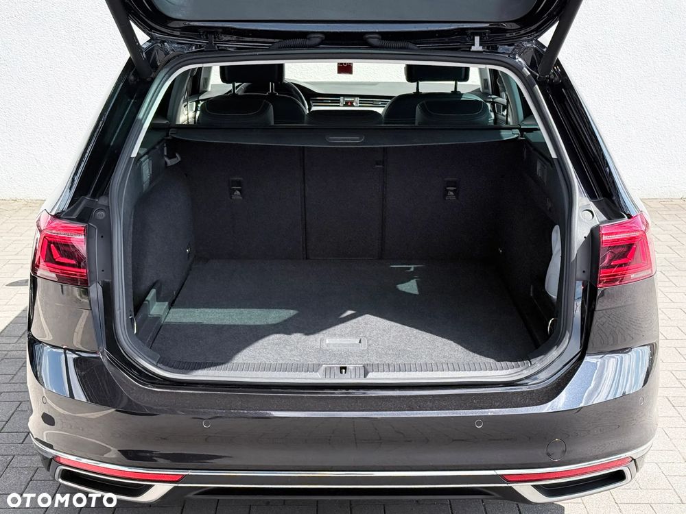 Volkswagen Passat Variant 2.0 TSI Elegance DSG - 15