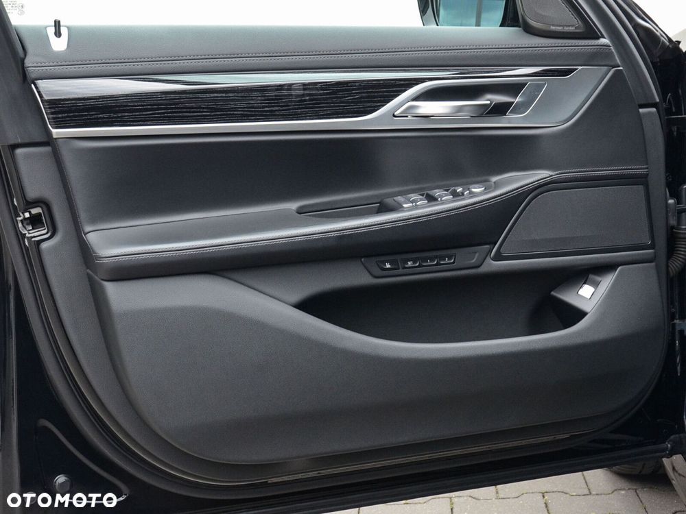 BMW Seria 7 730d xDrive mHEV sport - 23