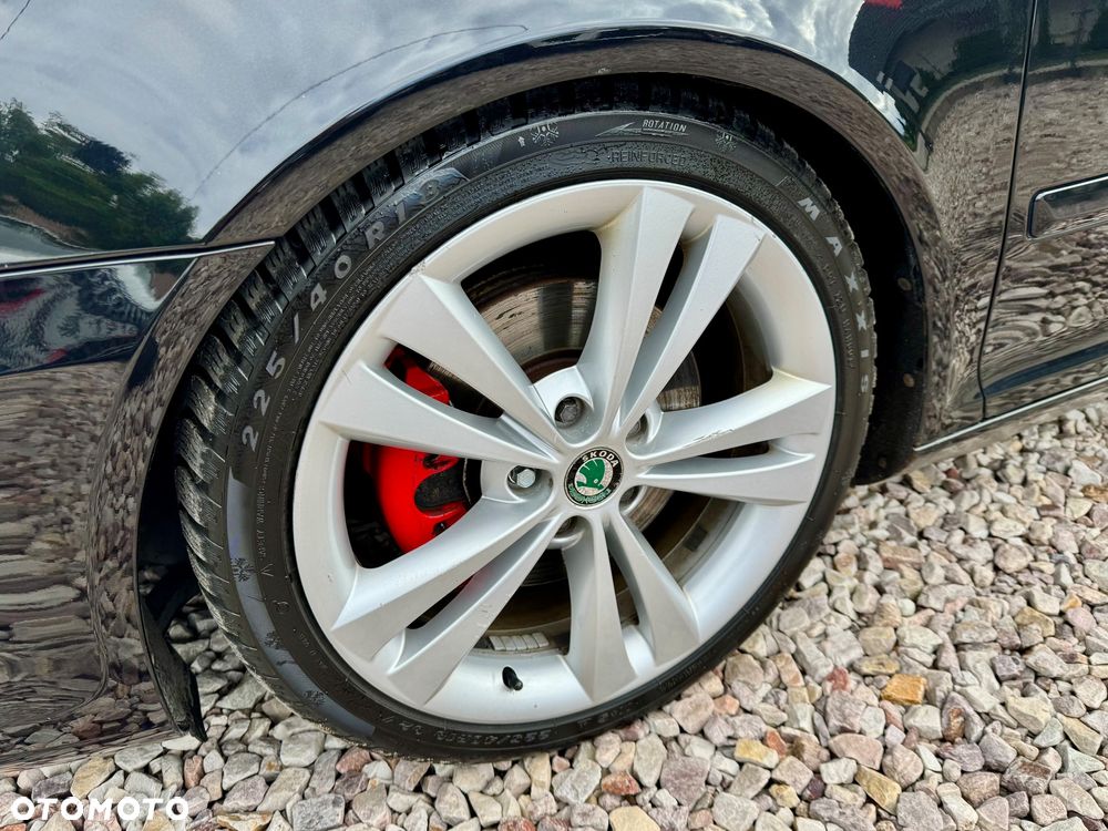 Skoda Octavia 2.0 TDI CR DPF RS - 17