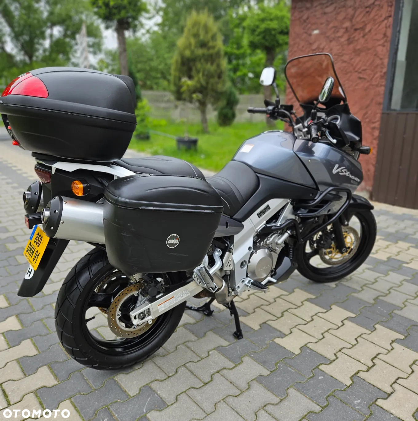 Suzuki DL - 7