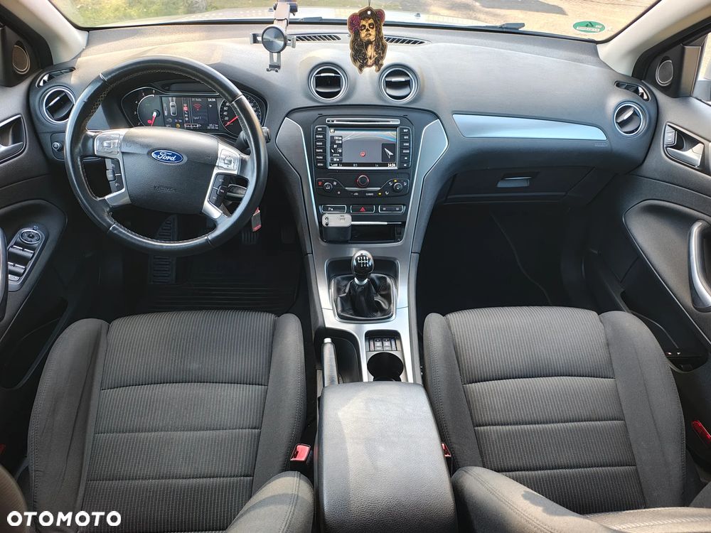 Ford Mondeo - 26