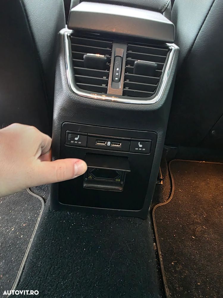 Skoda Octavia 2.0 TDI DSG Premium Edition - 26