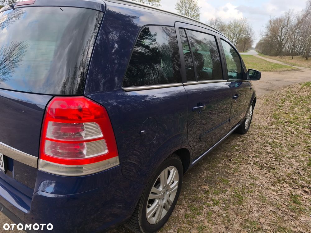 Opel Zafira 1.8 - 16